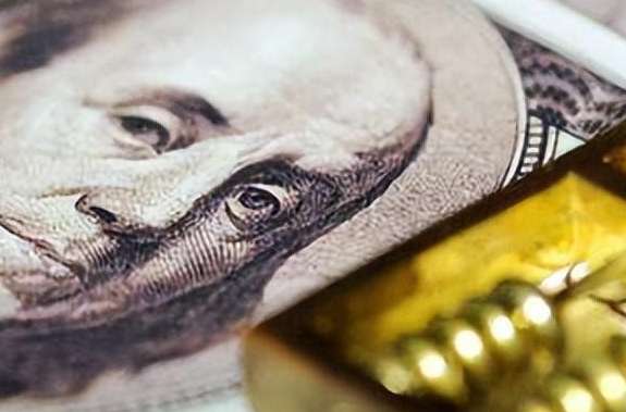 Hedging Against a Delayed Fed Rate Cut